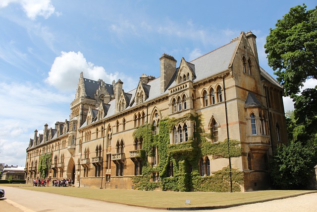 Ile kosztują studia na Oxford? Ile kosztują studia na Oxford?